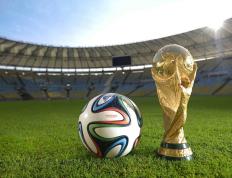 莱万多夫斯基在篮网比赛中持续失利，重要助攻引发热议！观众掌声雷动